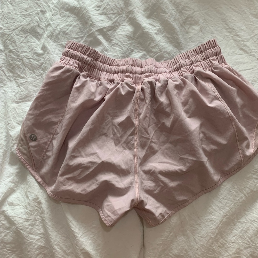 Pink Lululemon hotty hot low rise 2.5”